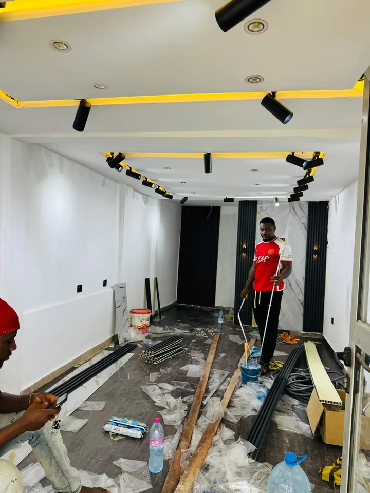 The shop during the works